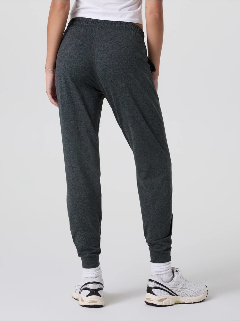 Vuori Performance Joggers - Picture 2 of 8